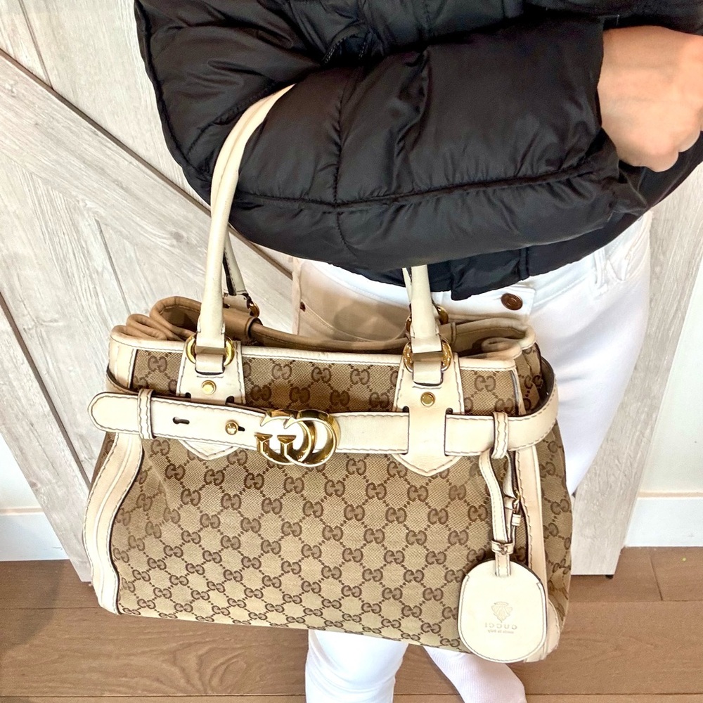 💕💯Authentic Gucci Canvas Big Logo GG Running Tote